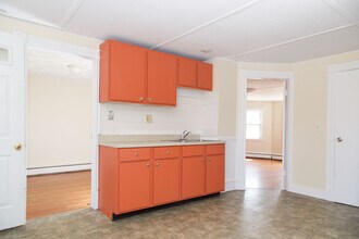 56 Drew St, Unit 2 in Burlington, VT - Foto de edificio - Building Photo