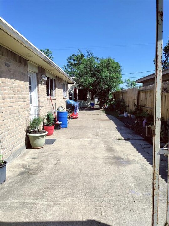 5530 Gatewood St Photo