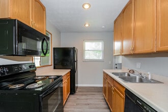 6158 Ricky Dr in Fairfield, OH - Building Photo - Building Photo