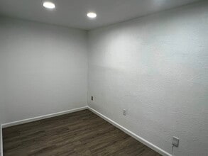 2869 38th Ave, Unit 2869 in Oakland, CA - Foto de edificio - Building Photo