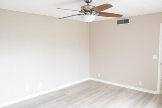 70 Lake Arbor Dr in Palm Springs, FL - Building Photo - Building Photo
