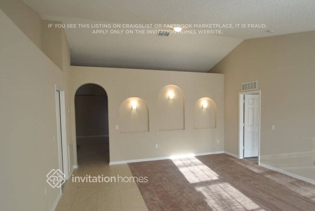 4024 Half Moon Cir in Middleburg, FL - Building Photo - Building Photo