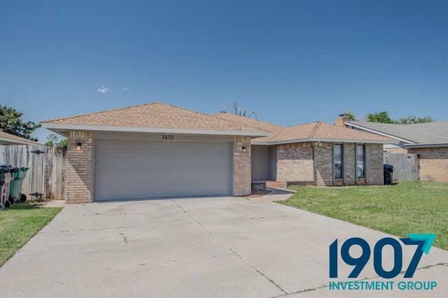 1433 SW 93rd St in Oklahoma City, OK - Building Photo - Building Photo