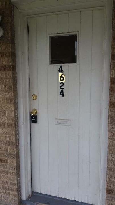 4624 Clay St in Houston, TX - Foto de edificio