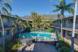 660 W Sierra Madre Blvd, Unit F in Sierra Madre, CA - Building Photo - Building Photo