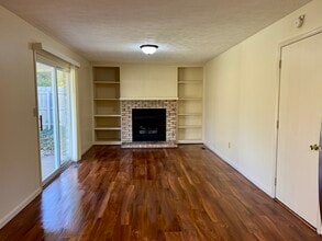 325 Cedar Cliff Rd in Richmond, IN - Foto de edificio - Building Photo