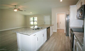 8445 Coral Dr in Ft. Myers, FL - Building Photo - Building Photo
