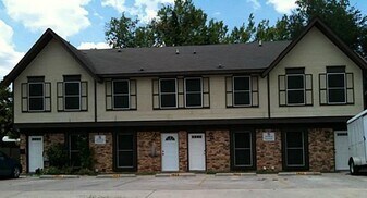 1330 Shufford St in Irving, TX - Building Photo