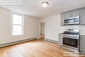 27 Pinckney St, Unit 2-2 in Somerville, MA - Building Photo - Building Photo