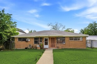 3408 E Lockwood Dr in Houston, TX - Building Photo
