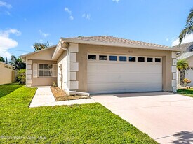 3033 Dunhill Dr in Cocoa, FL - Building Photo