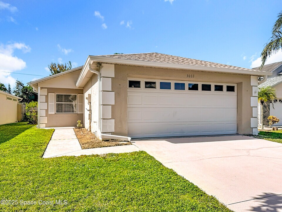 3033 Dunhill Dr in Cocoa, FL - Building Photo