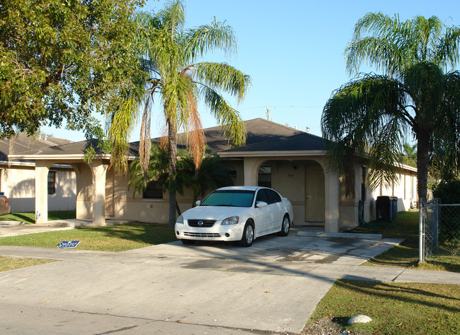 944 NW 14th St in Homestead, FL - Building Photo - Building Photo