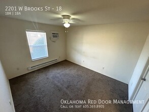 2201 W Brooks St in Norman, OK - Building Photo - Building Photo