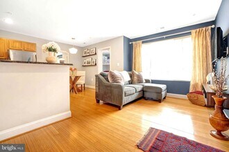 804 Taylor St NW-Unit -204 in Washington, DC - Building Photo - Building Photo