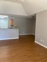 1324 S Johnson St in Alvin, TX - Building Photo - Building Photo