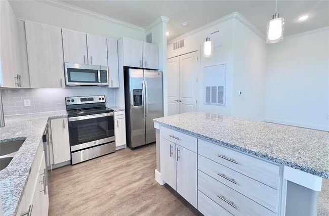 property at 2920 El Dorado Blvd