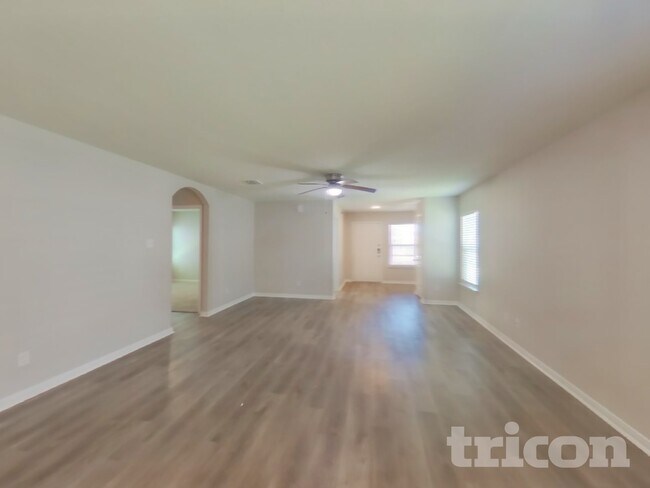 715 Wonderland Trail in New Braunfels, TX - Foto de edificio - Building Photo