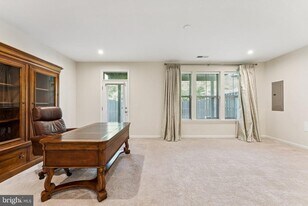 43422 Robey Sq in Ashburn, VA - Building Photo