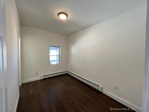 920 Maplewood Ave in Bridgeport, CT - Building Photo - Building Photo