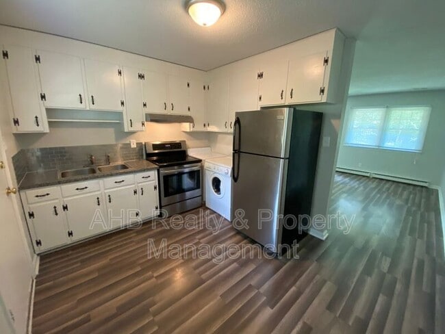 property at 130 W Braxton Foushee St