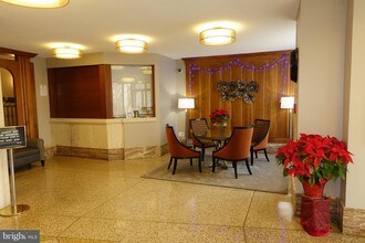 1121 University Blvd W-Unit -1305B in Silver Spring, MD - Building Photo - Building Photo