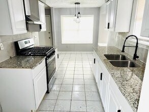 11726 Cliveden Dr in Houston, TX - Foto de edificio - Building Photo