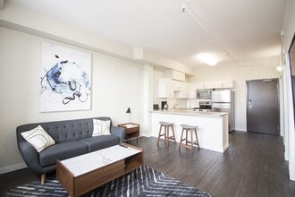300 Tache Apartment in Winnipeg, MB - Building Photo - Building Photo