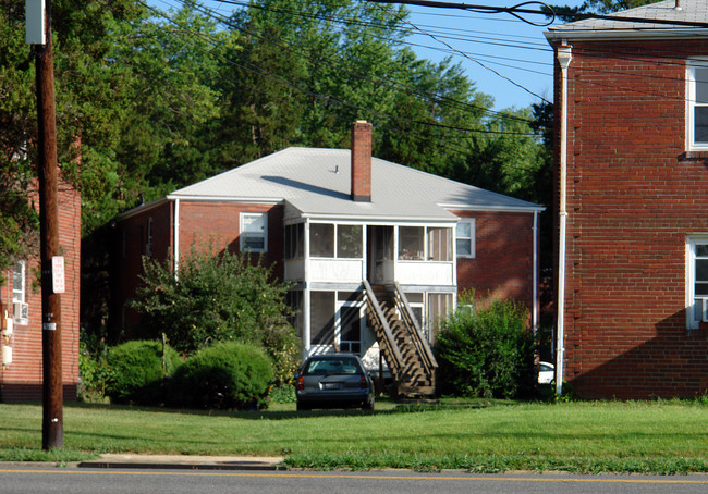 307 Shirley St in Falls Church, VA - Foto de edificio - Building Photo