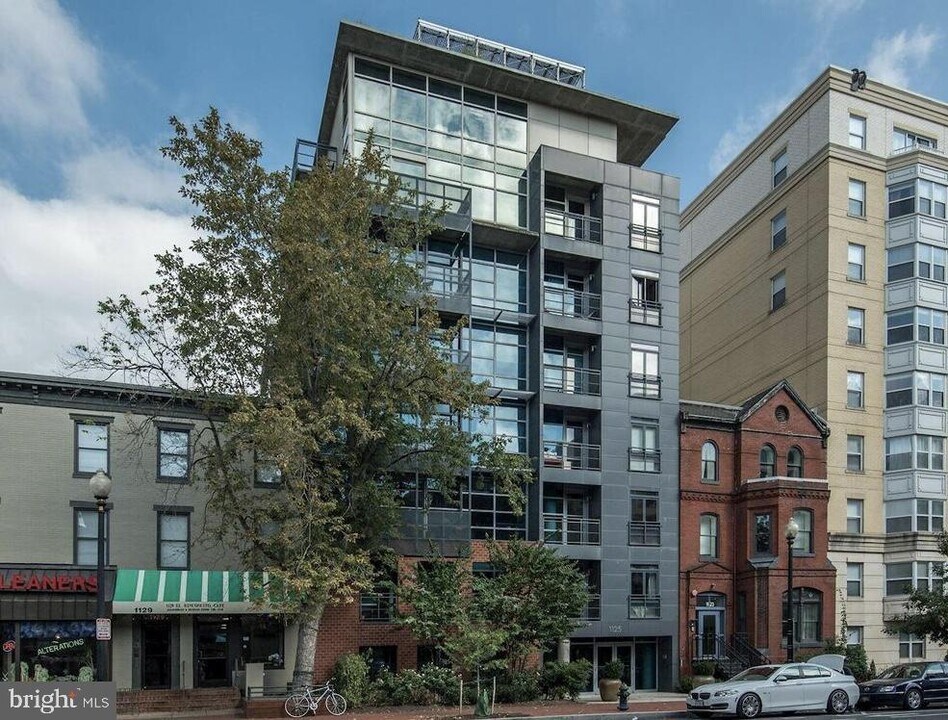 1125 11th St NW, Unit 202 in Washington, DC - Foto de edificio