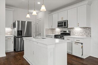 7200 Grenadine Bloom Bnd in Austin, TX - Building Photo - Building Photo