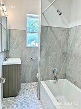 712 Linwood Blvd in Kansas City, MO - Building Photo - Building Photo