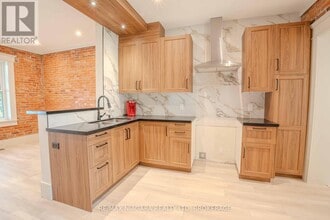 6 Almond St in St Catharines, ON - Building Photo - Building Photo