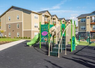 Autumn Grove in Vancouver, WA - Foto de edificio - Building Photo