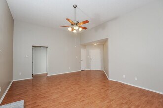 208 Vines Dr in Cedar Hill, TX - Building Photo - Building Photo
