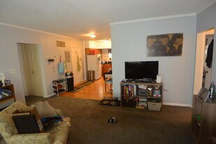 178 Lake Shore Rd, Unit Four in Boston, MA - Building Photo