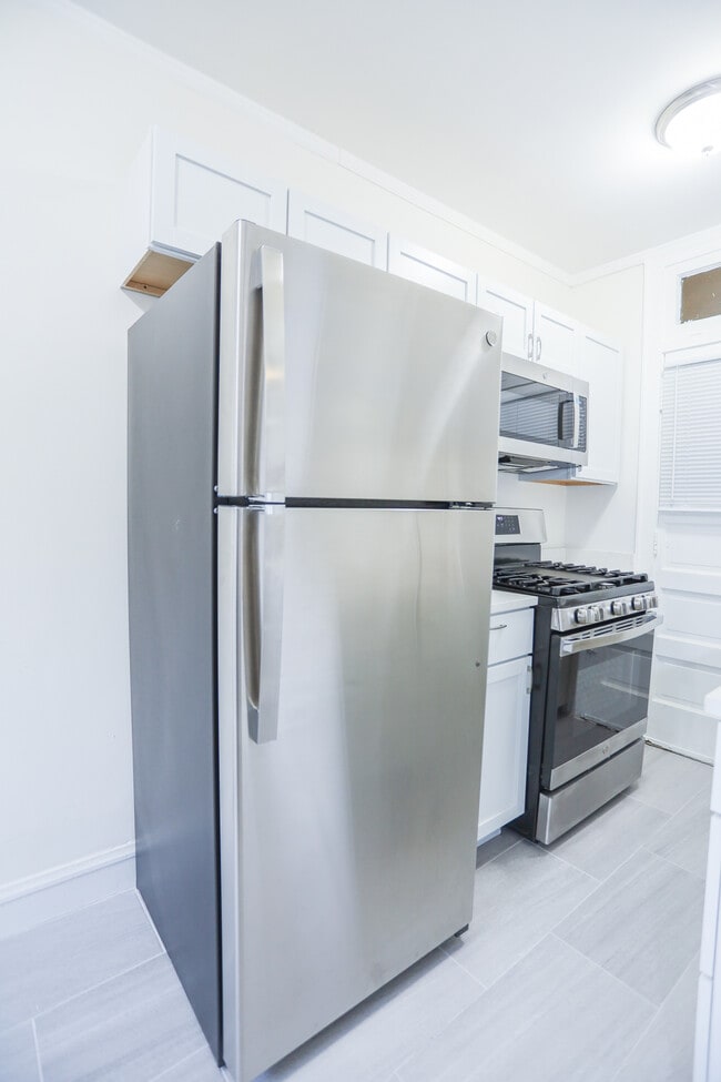 5051 N Glenwood Ave, Unit #3H