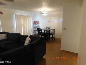 8119 W Desert Cove Ave in Peoria, AZ - Foto de edificio - Building Photo