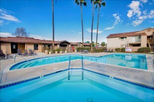 Oro Vista Apartments in San Diego, CA - Building Photo