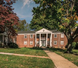 Brooksyde Apartments in West Hartford, CT - Building Photo - Building Photo