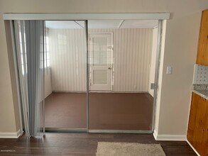 7503 Merrill Rd in Jacksonville, FL - Building Photo - Building Photo