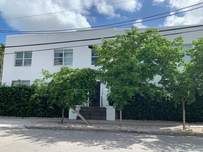 1160 NW 4th St, Unit 7