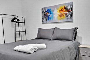 3090 SW 27th St in Miami, FL - Building Photo