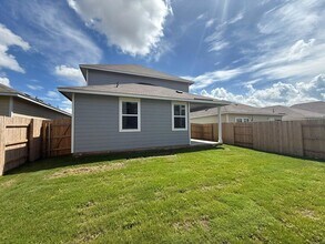 2617 Totley Rd in Pflugerville, TX - Foto de edificio - Building Photo