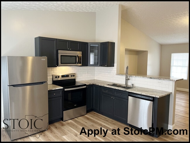 6137 Federalist Dr in Galloway, OH - Building Photo - Building Photo