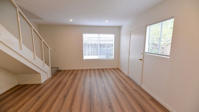218 Avenida Rosa in San Clemente, CA - Building Photo - Building Photo