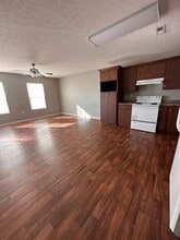 106 Nancy Ln in Russellville, KY - Foto de edificio - Building Photo