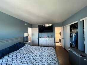 358 Miraleste Dr in Los Angeles, CA - Building Photo - Building Photo