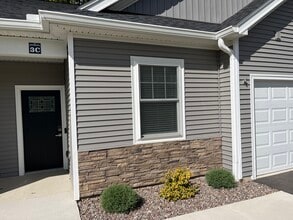 2104 Community Ln, Unit 3C in Ontario, NY - Building Photo - Building Photo
