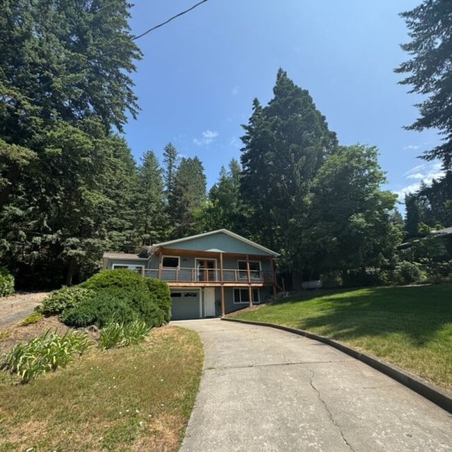 5833 E Yellowstone Trail in Coeur d'Alene, ID - Building Photo - Building Photo